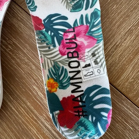 NOBULL Floral Sneakers. Tropical print woman size 5.5. GU come with box. - Picture 10 of 14